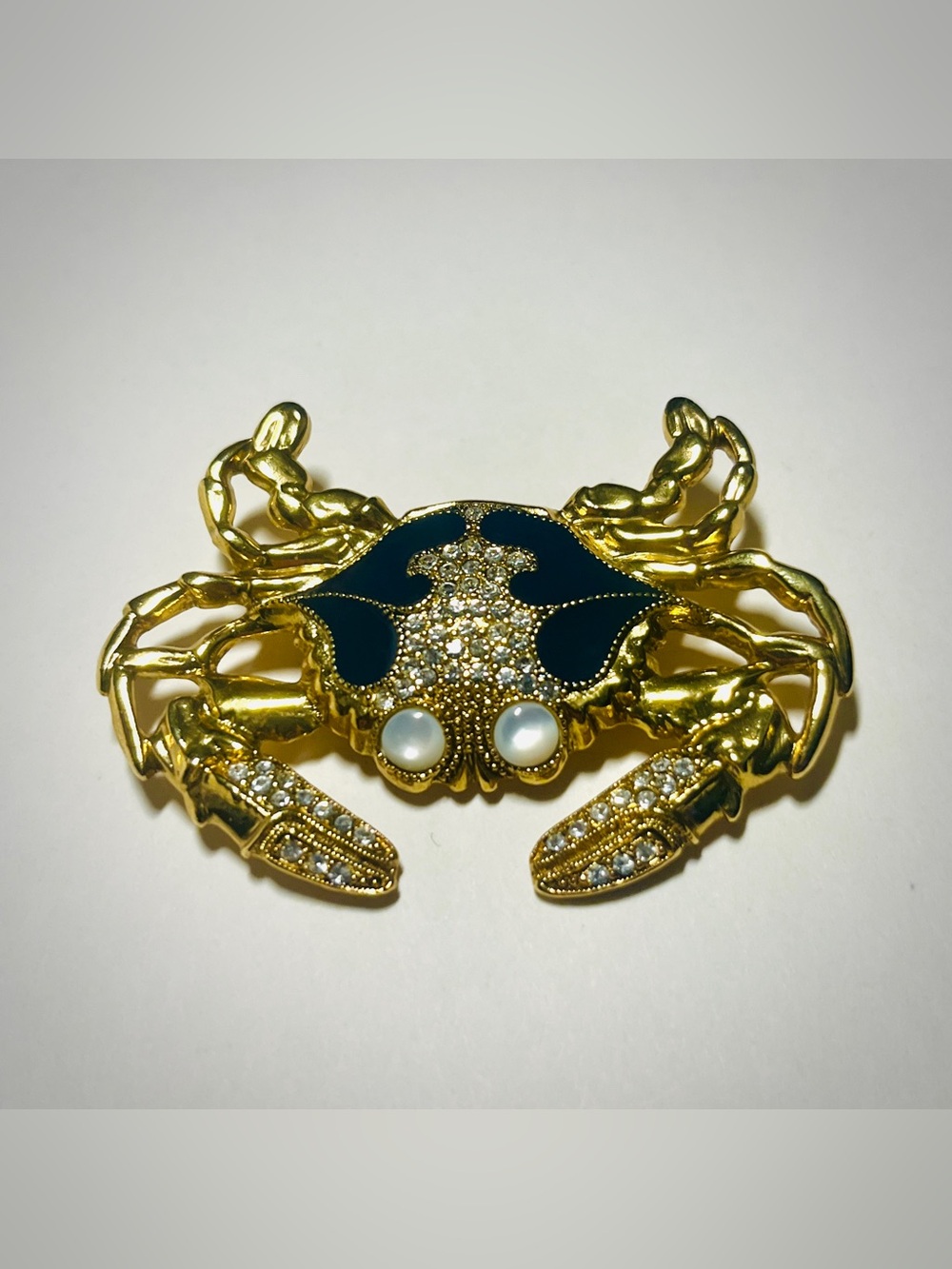 Vintage Estate Crab Brooch | Gold Plated, Pave Rhinestones, Mother of Pearl Eyes - Picture 5 of 9